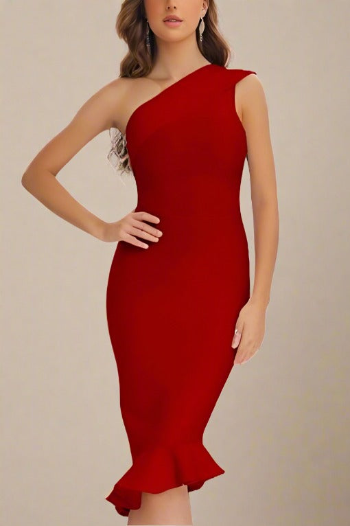 Woman wearing a figure flattering  Avery Bandage Dress - Red Wine BODYCON COLLECTION