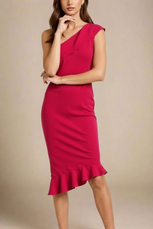 Woman wearing a figure flattering  Avery Bandage Dress - Red Wine BODYCON COLLECTION