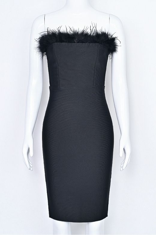 Woman wearing a figure flattering  Erin Bandage Dress - Classic Black BODYCON COLLECTION