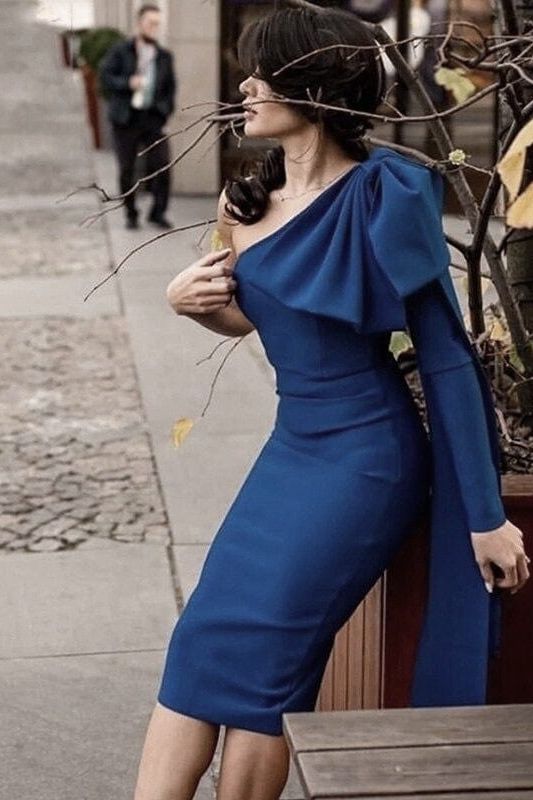Woman wearing a figure flattering  Lela Long Sleeve Bandage Midi Dress - Royal Blue BODYCON COLLECTION
