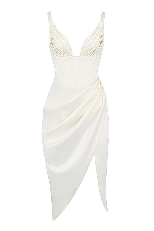 Woman wearing a figure flattering  Maddi Bodycon Dress - Pearl White BODYCON COLLECTION